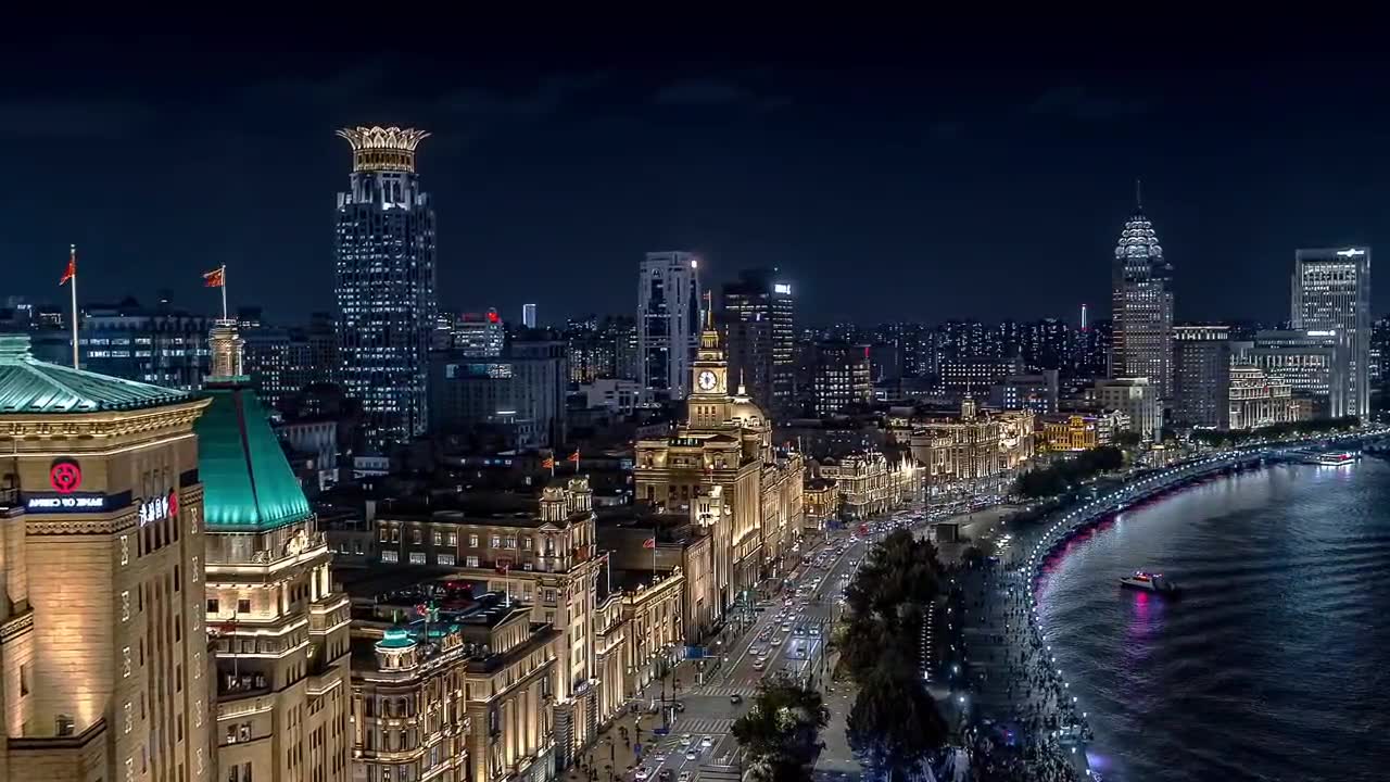 梦想之城上海，变革中的自信与成就之光